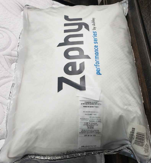 ZEPHYR PILLOW