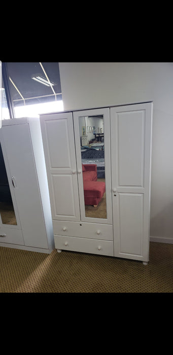 3 DOORS CLOSET VIP ALEX