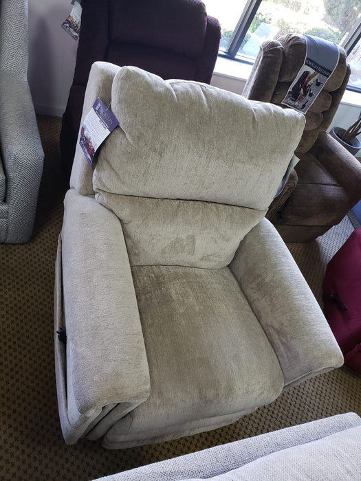 RECLINER CHAIR