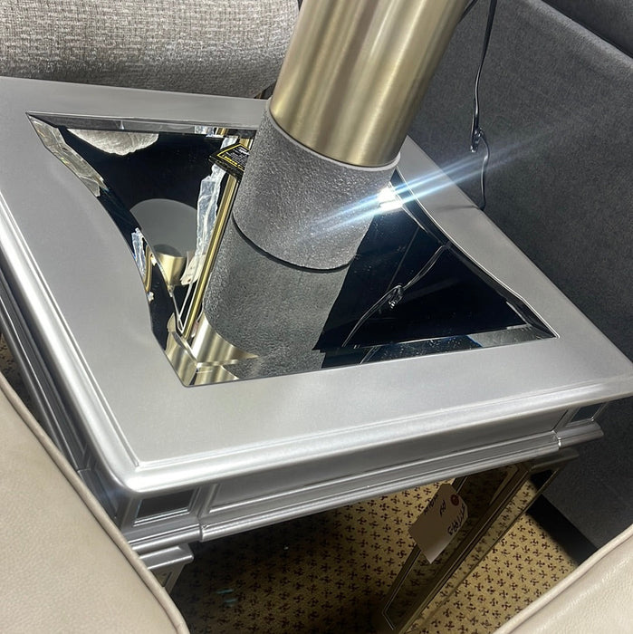 END TABLE VIP ASHLEY